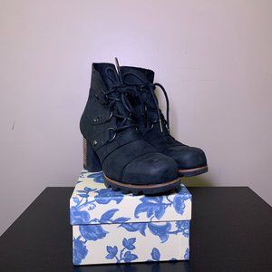 Sorel | Black Suede Lace Up - Boots